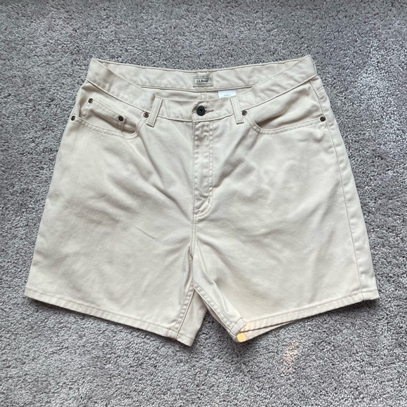 LL Bean Women’s Size 14 Cream Denim Shorts 100% Cotton 5 Pocket Zip Fly Closure - Picture 1 of 11